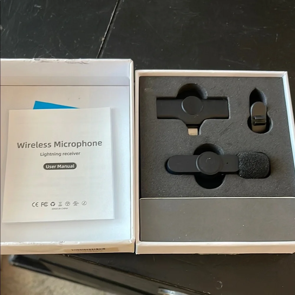 Wireless Microphone with Collar Clip - Black